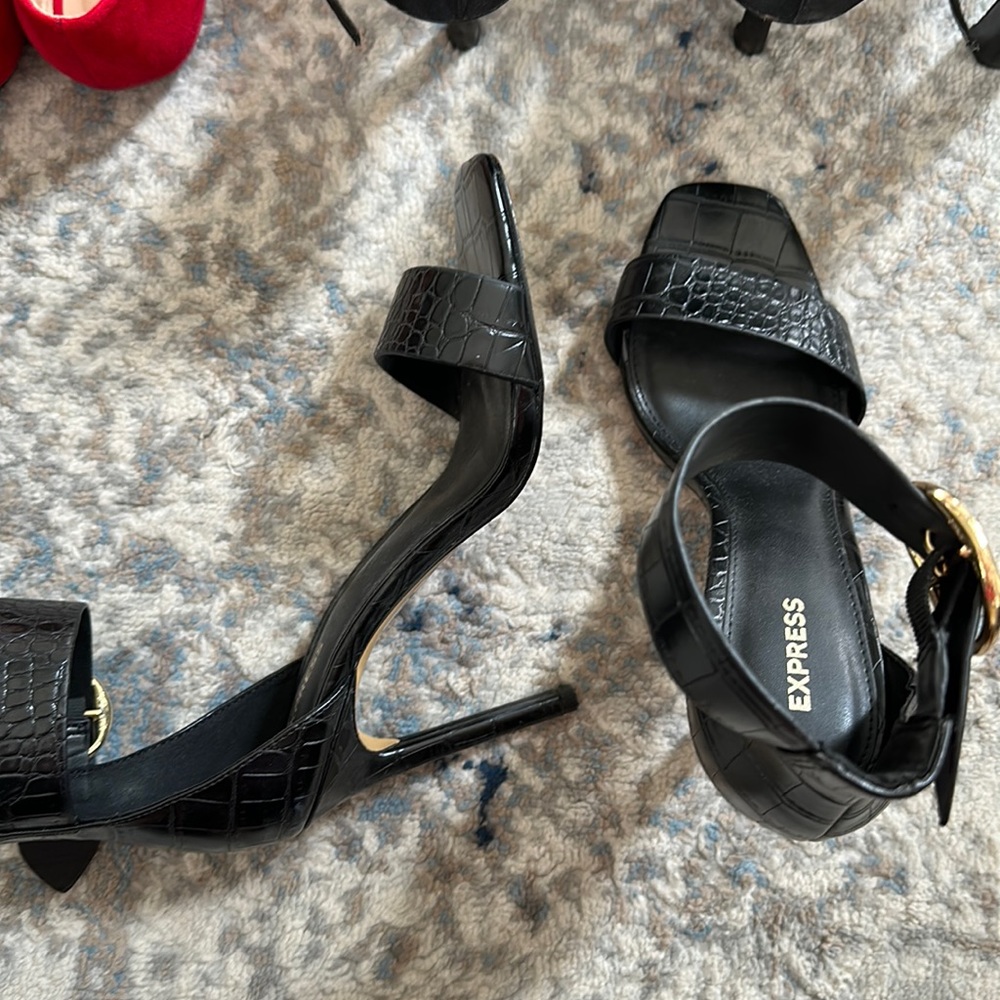 Croco detailed heels